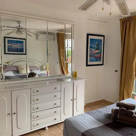 Casa Blanca Торремолинос